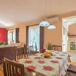 בית נופש House Dolly פורץ