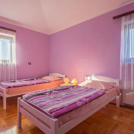 House Dolly Semesterbostad